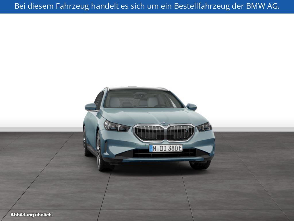 Fahrzeugabbildung BMW i5 eDrive40 Touring