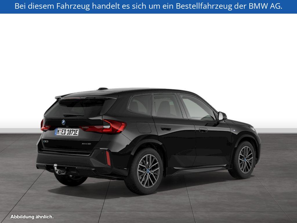 Fahrzeugabbildung BMW iX1 xDrive30