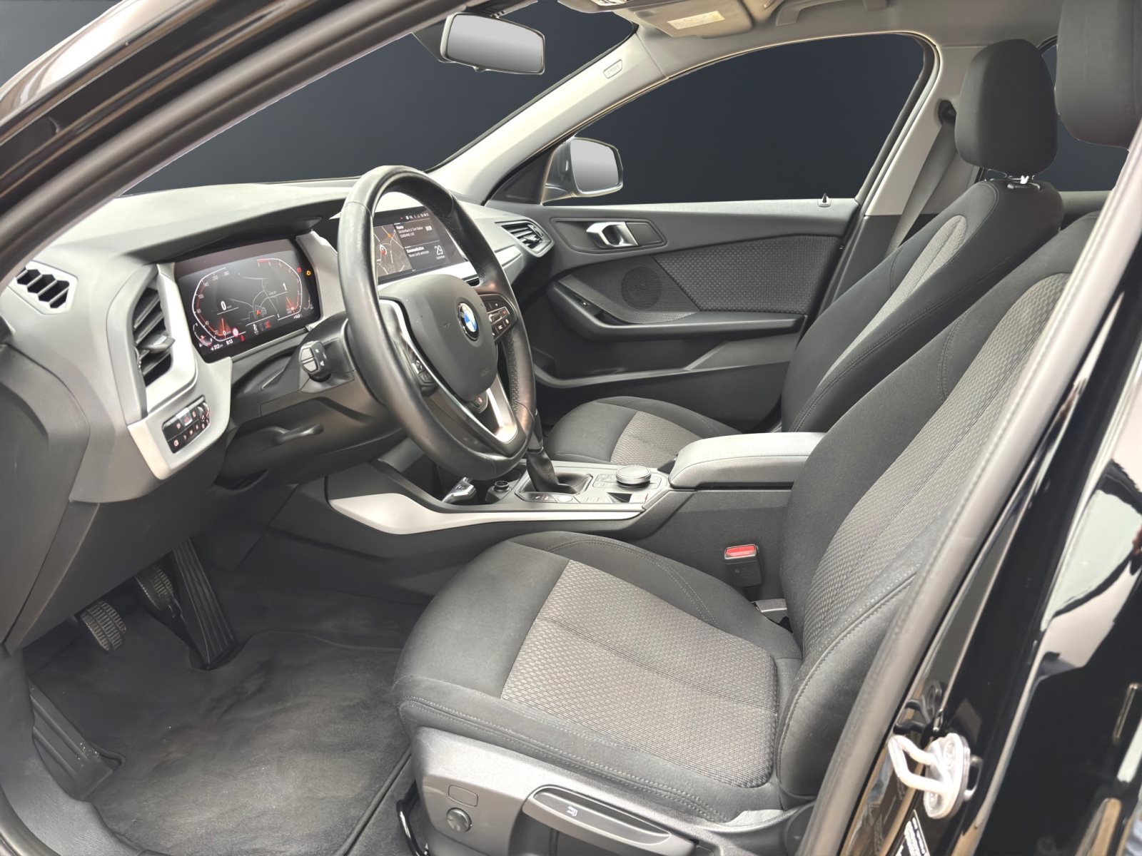 Fahrzeugabbildung BMW 118i 5-Türer [LC Prof., PDC, SHZ, LED, Temp]