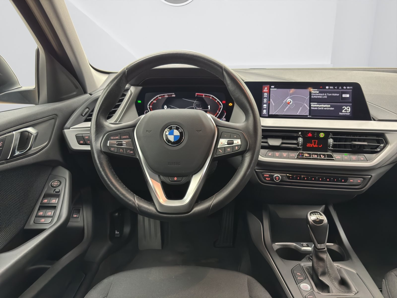 Fahrzeugabbildung BMW 118i 5-Türer [LC Prof., PDC, SHZ, LED, Temp]