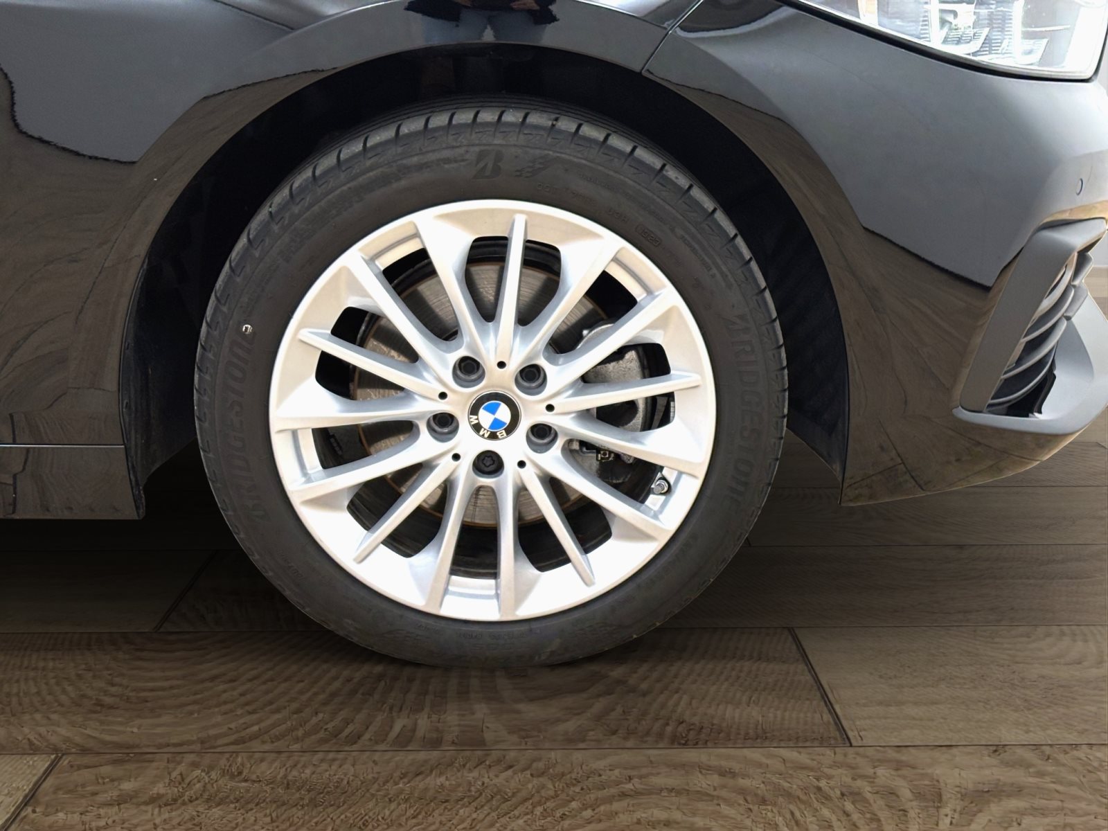 Fahrzeugabbildung BMW 118i 5-Türer [LC Prof., PDC, SHZ, LED, Temp]
