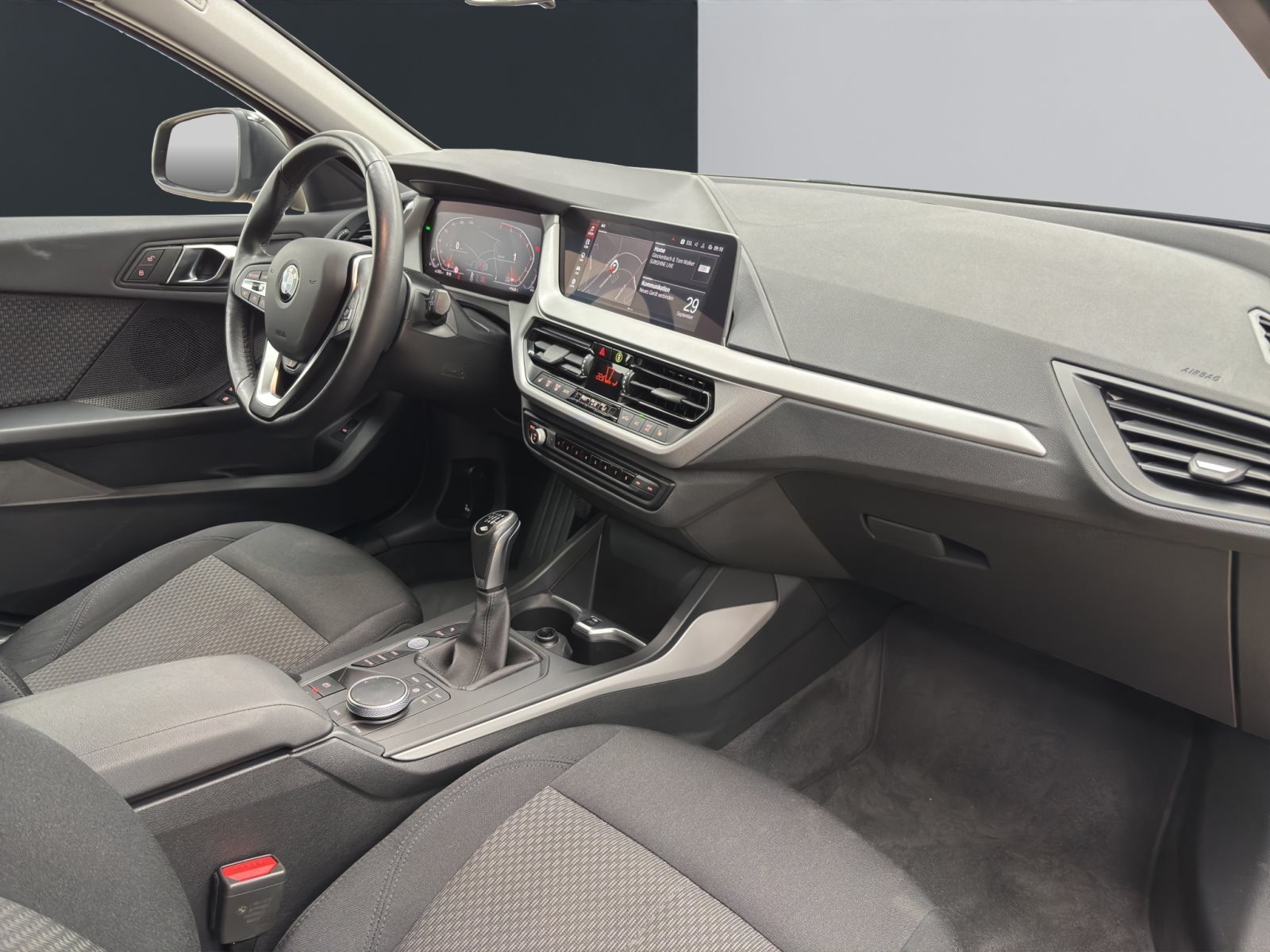 Fahrzeugabbildung BMW 118i 5-Türer [LC Prof., PDC, SHZ, LED, Temp]