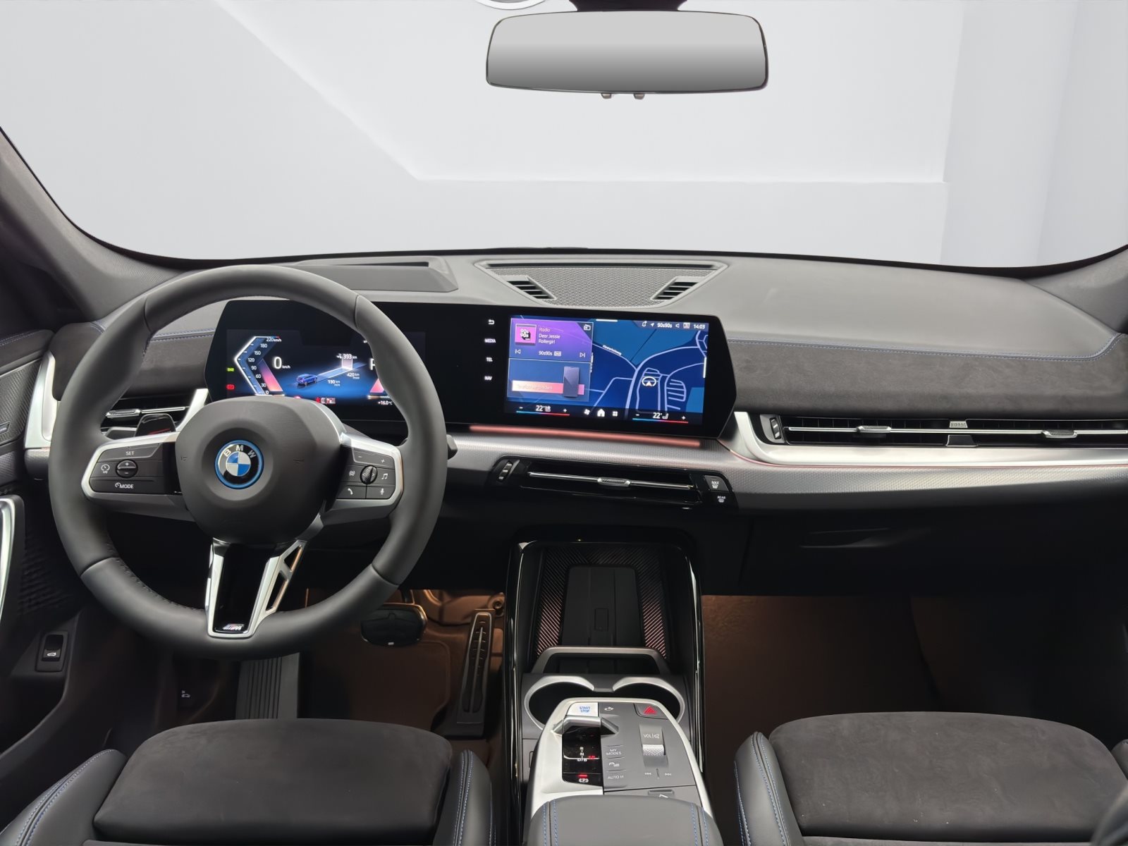 Fahrzeugabbildung BMW iX1 xDrive30 [M Sport, HUD, AHK, ACC, h&k Sound]