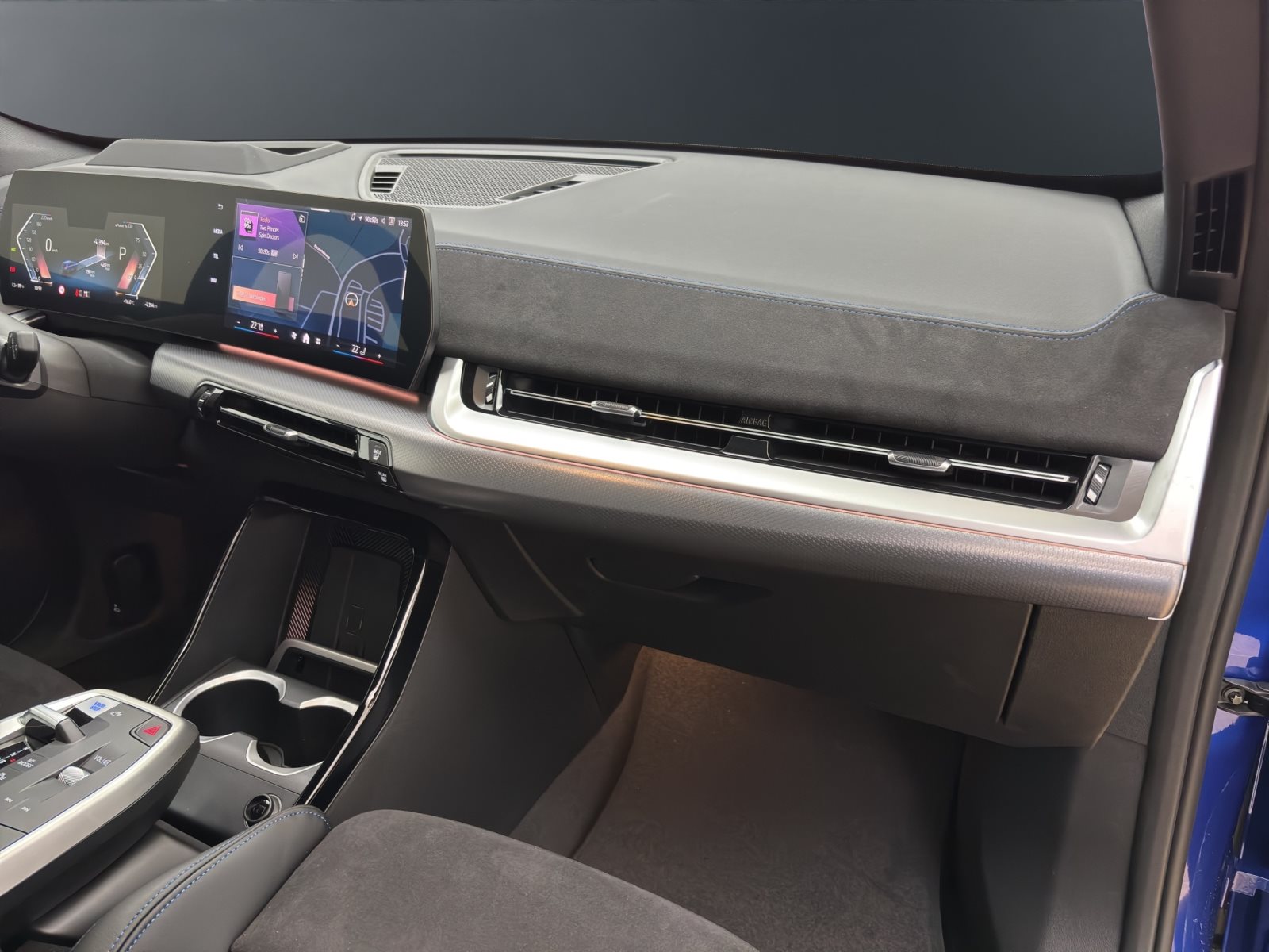 Fahrzeugabbildung BMW iX1 xDrive30 [M Sport, HUD, AHK, ACC, h&k Sound]