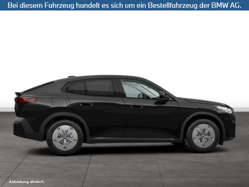 Fahrzeugabbildung BMW iX2 xDrive30