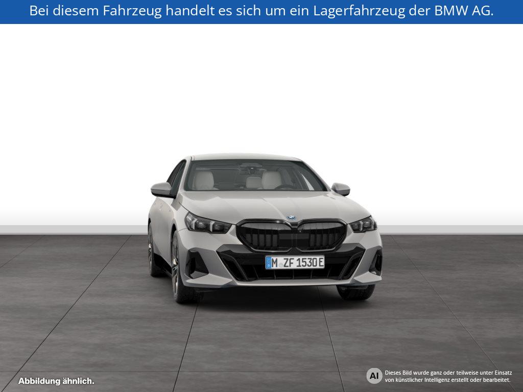 Fahrzeugabbildung BMW 550e xDrive Limousine