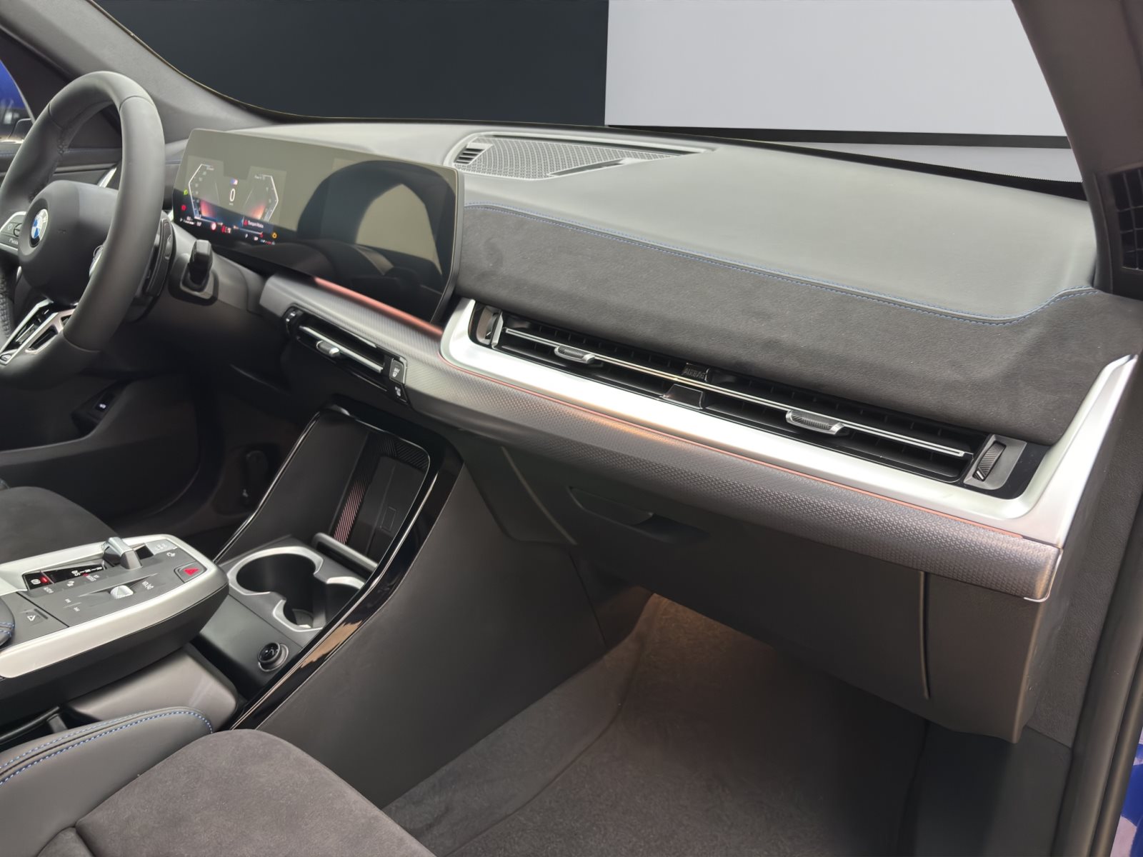 Fahrzeugabbildung BMW X1 sDrive20i [M Sport, AHK, ACC, RFK, 18 LMR]