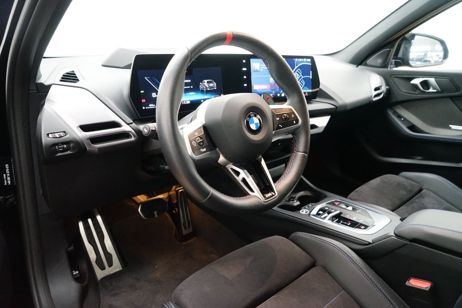 Fahrzeugabbildung BMW M135 xDrive 5-Türer [DA Prof., HK Sound, HUD]
