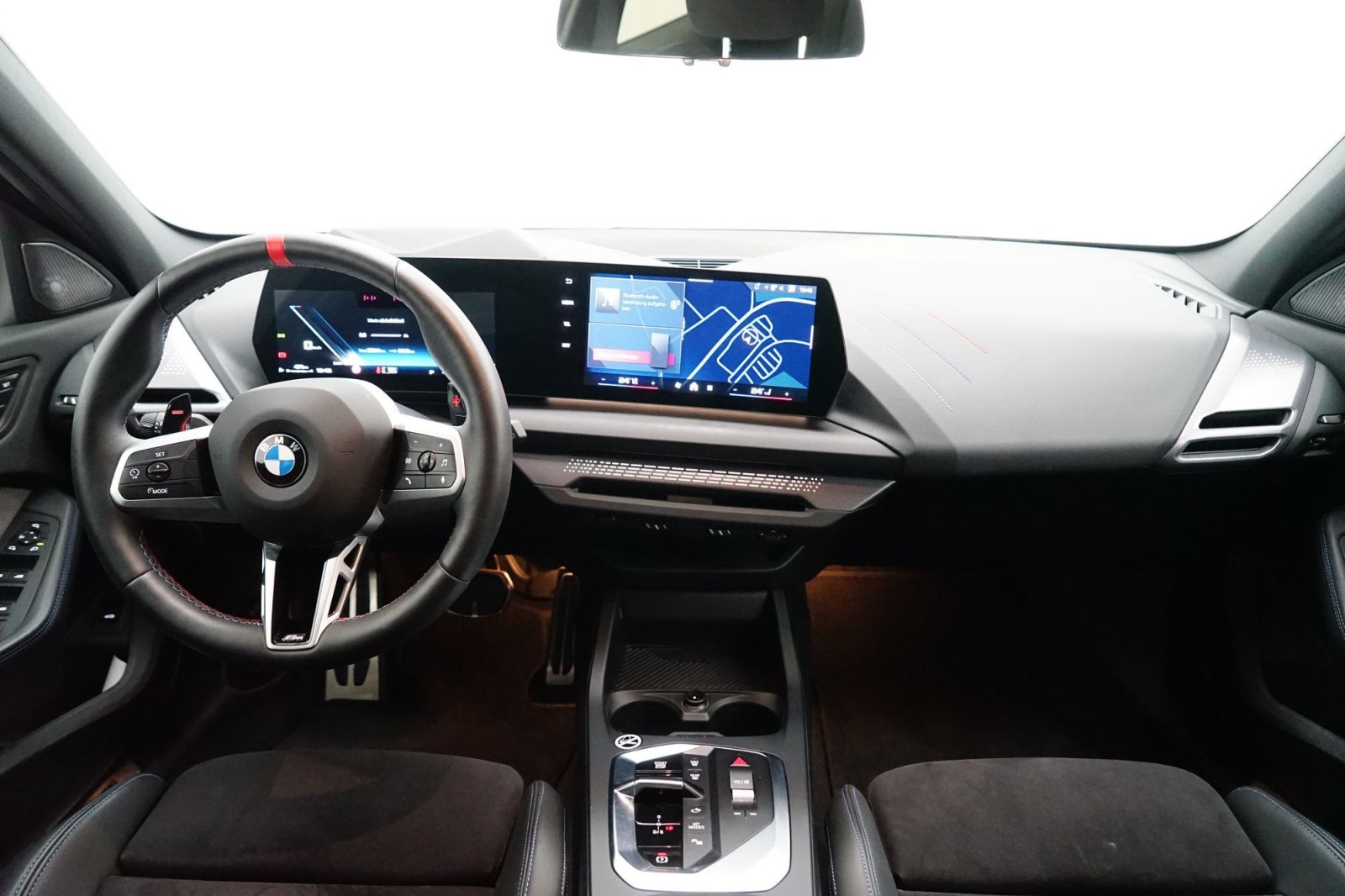 Fahrzeugabbildung BMW M135 xDrive 5-Türer [DA Prof., HK Sound, HUD]