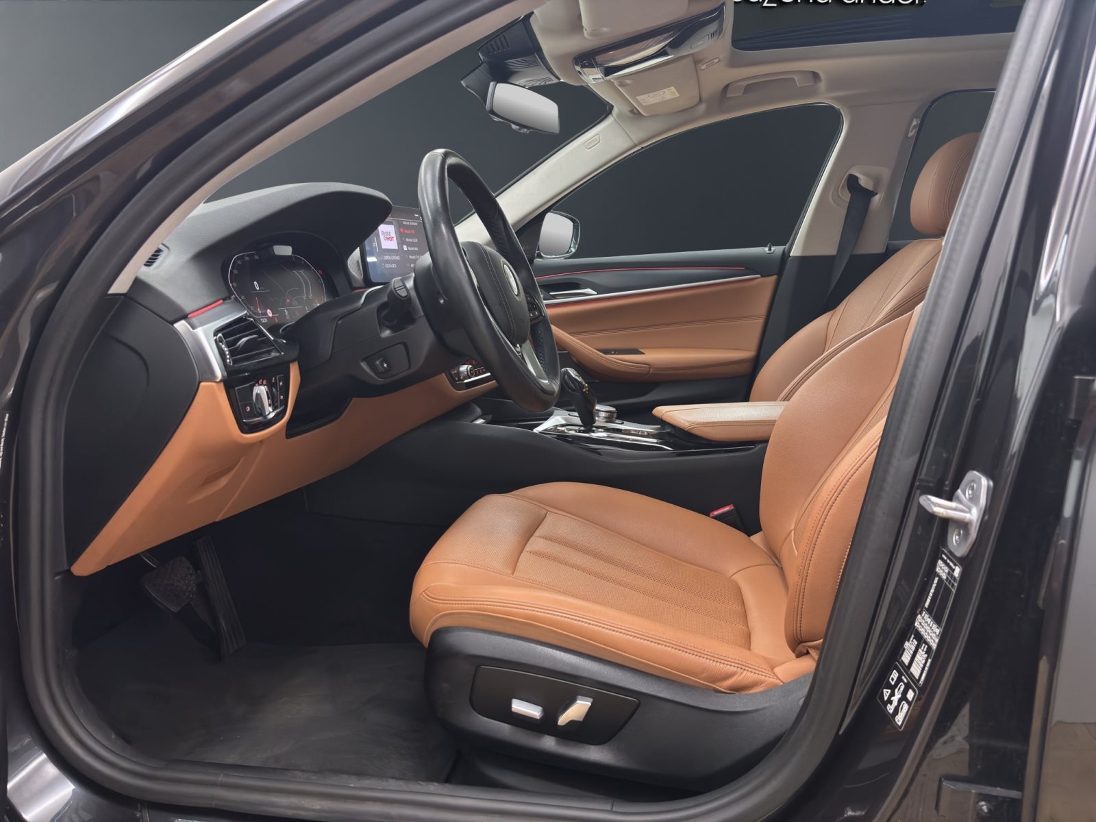 Fahrzeugabbildung BMW 520d xDrive Touring [Laser, DA Prof., AHK, Pano]