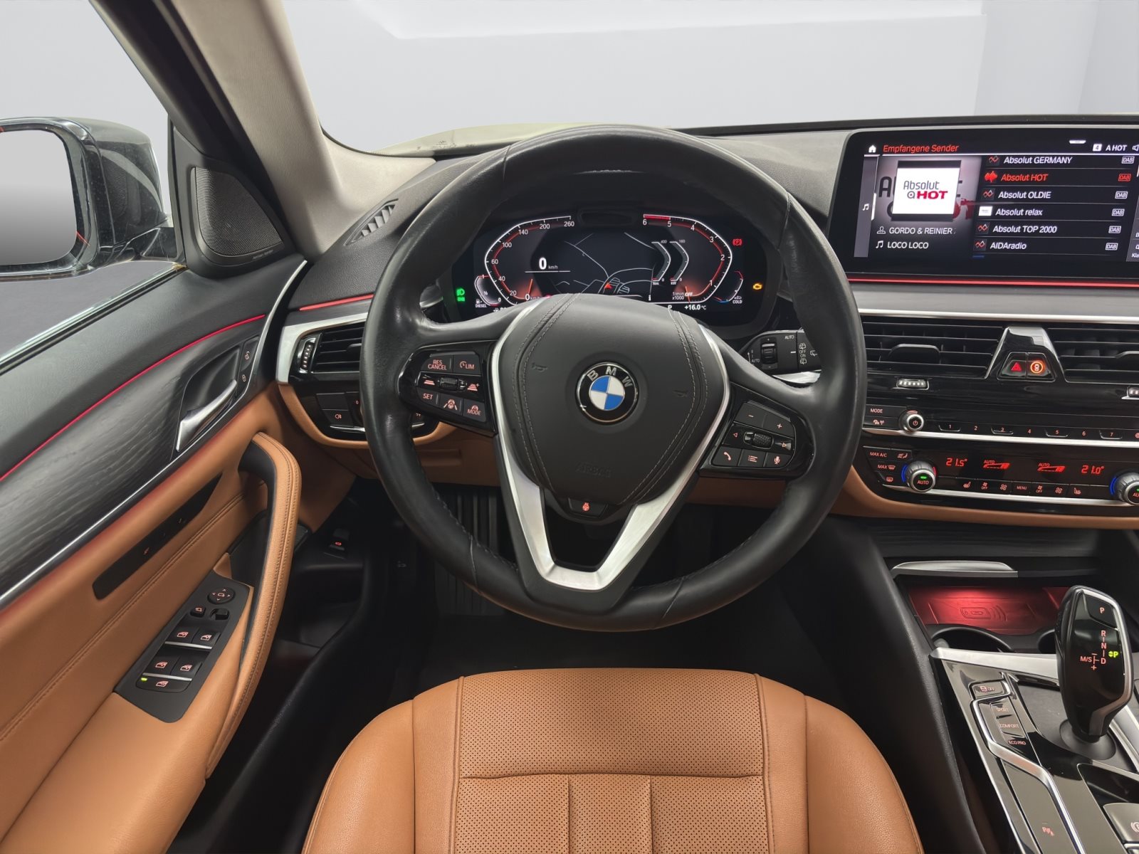 Fahrzeugabbildung BMW 520d xDrive Touring [Laser, DA Prof., AHK, Pano]