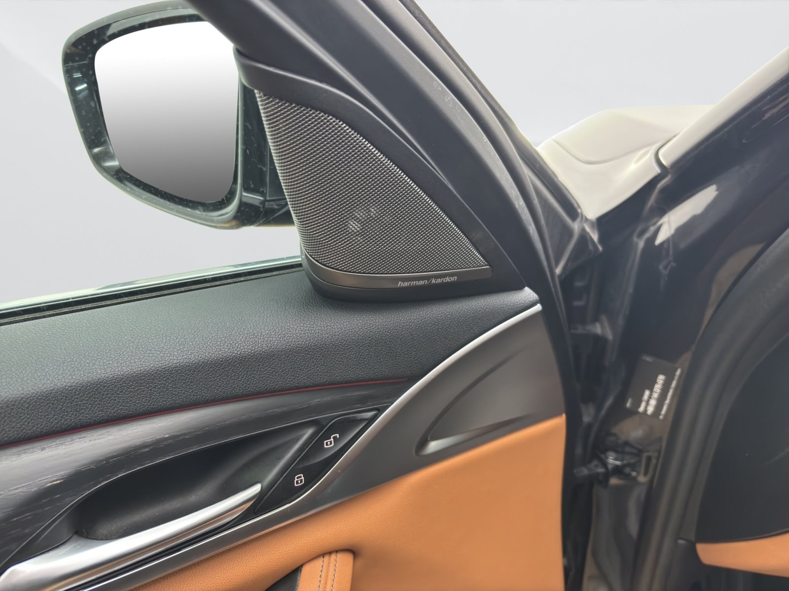 Fahrzeugabbildung BMW 520d xDrive Touring [Laser, DA Prof., AHK, Pano]