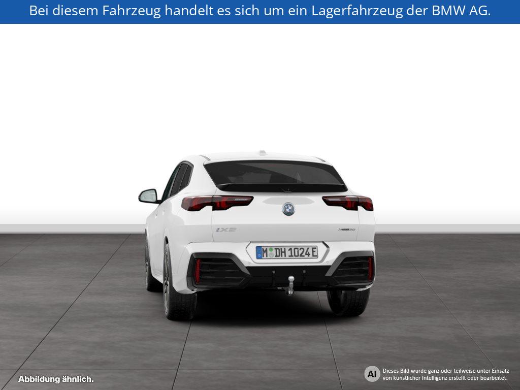 Fahrzeugabbildung BMW iX2 xDrive30