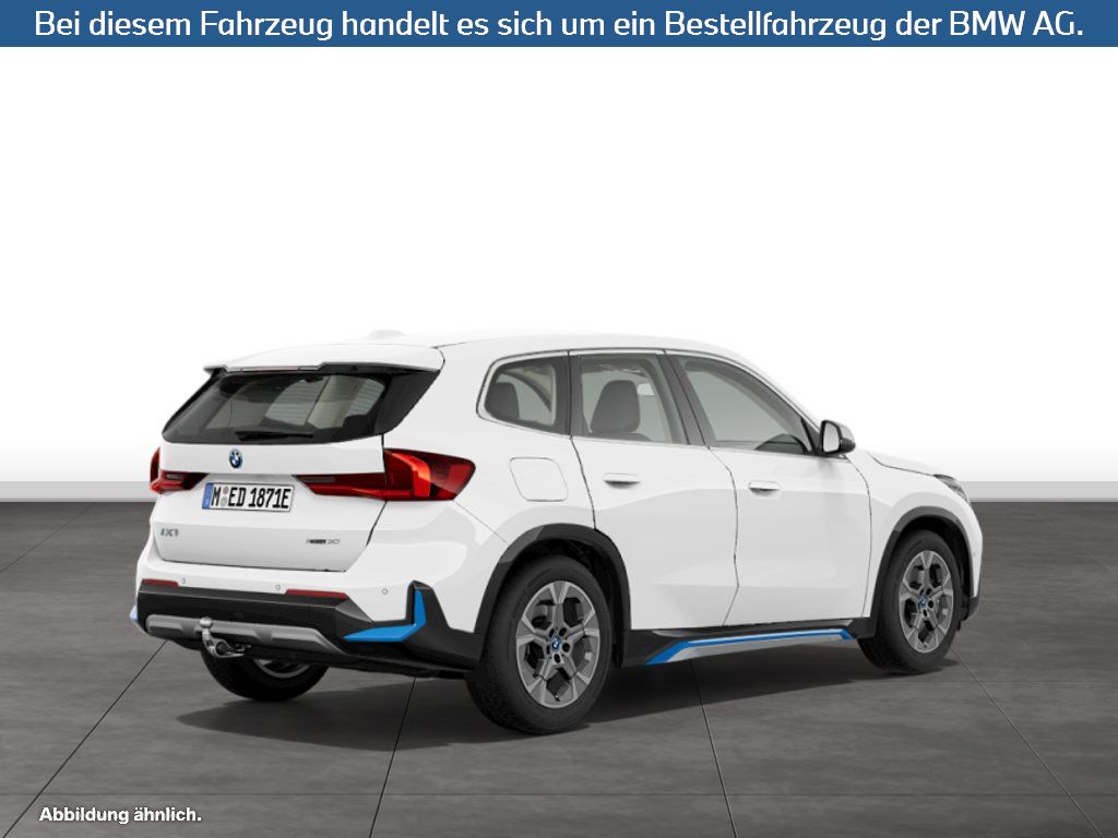 Fahrzeugabbildung BMW iX1 xDrive30