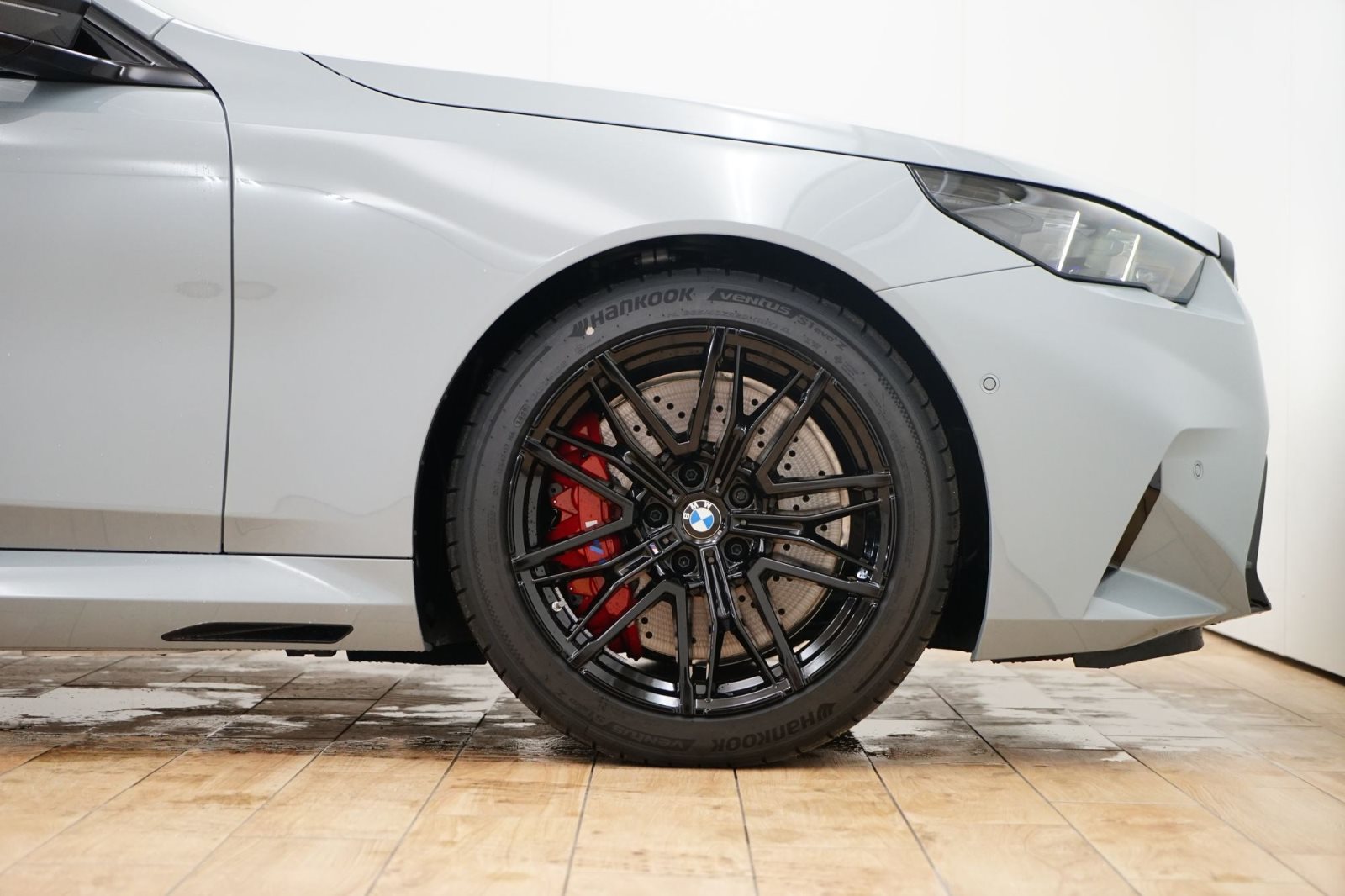 Fahrzeugabbildung BMW M5 Touring [HUD, AHK, ACC, B&W Sound, RFK] DAB