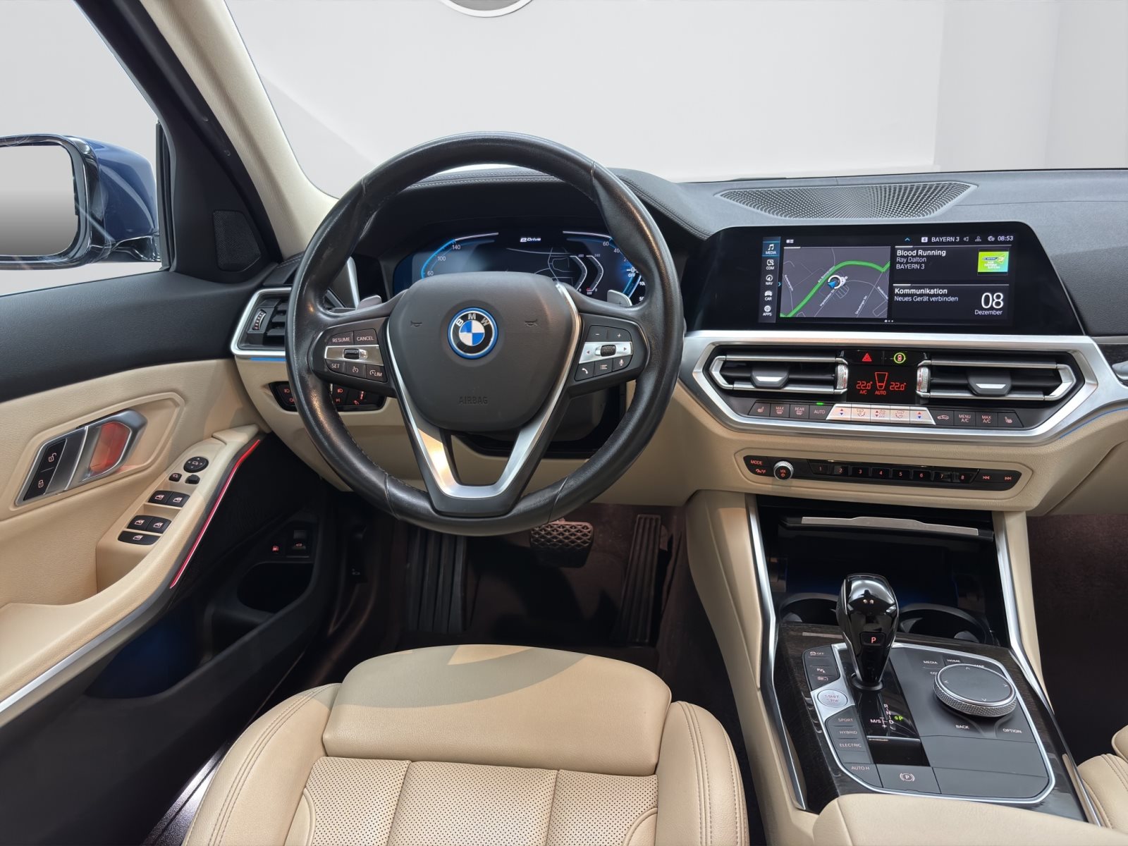 Fahrzeugabbildung BMW 320e Touring [Luxury Line, Laser, HiFi, SHZ]