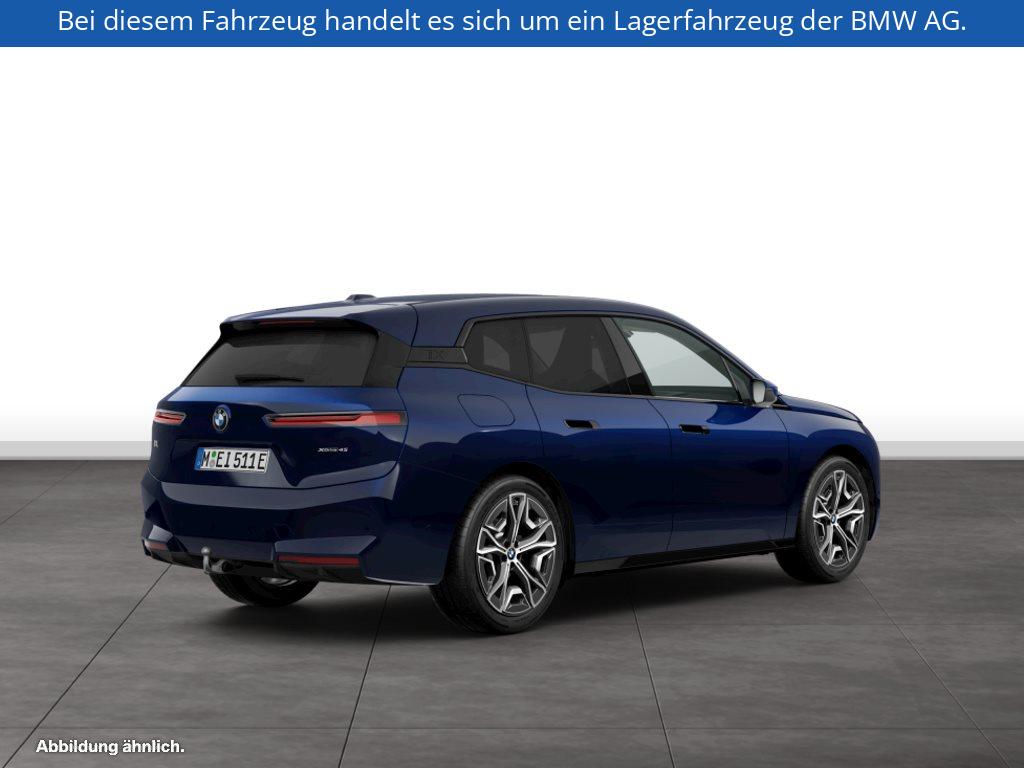 Fahrzeugabbildung BMW iX xDrive45