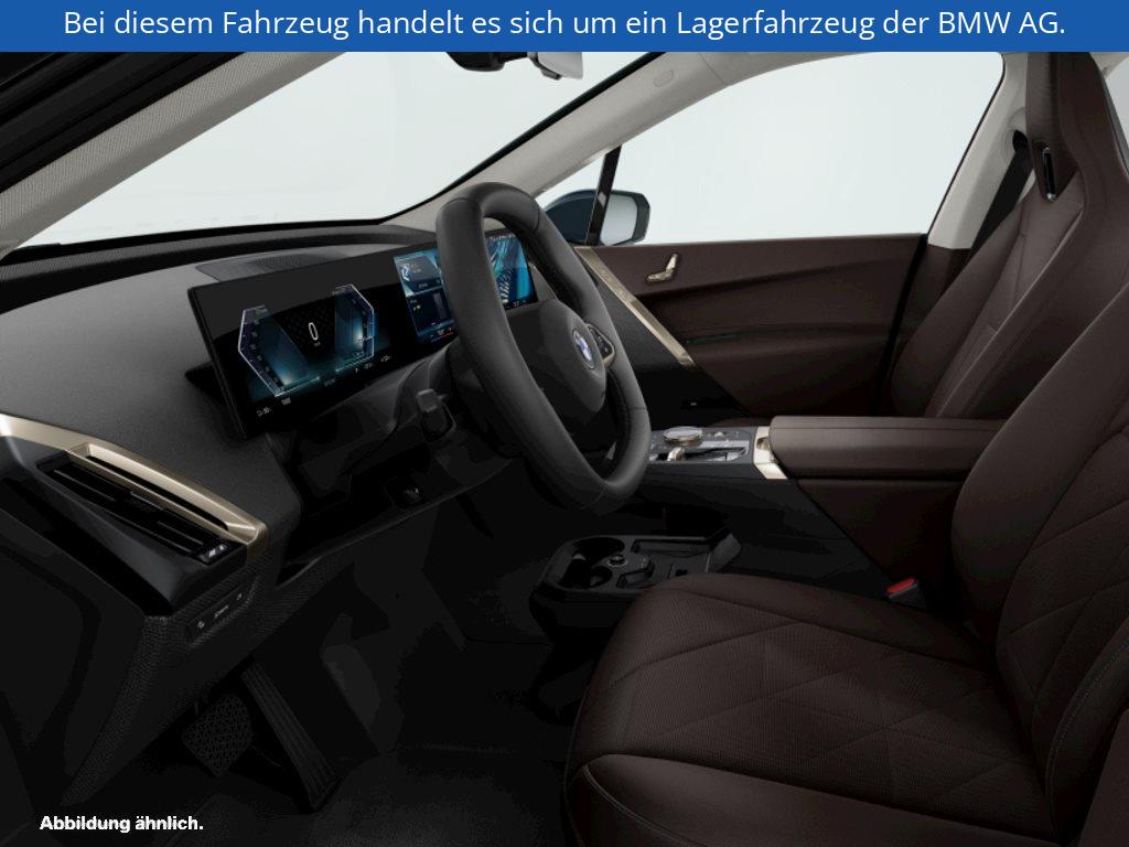 Fahrzeugabbildung BMW iX xDrive45