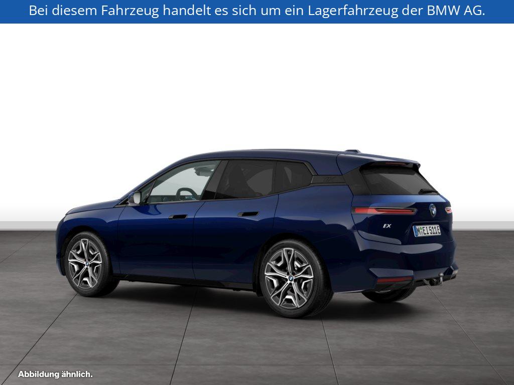 Fahrzeugabbildung BMW iX xDrive45