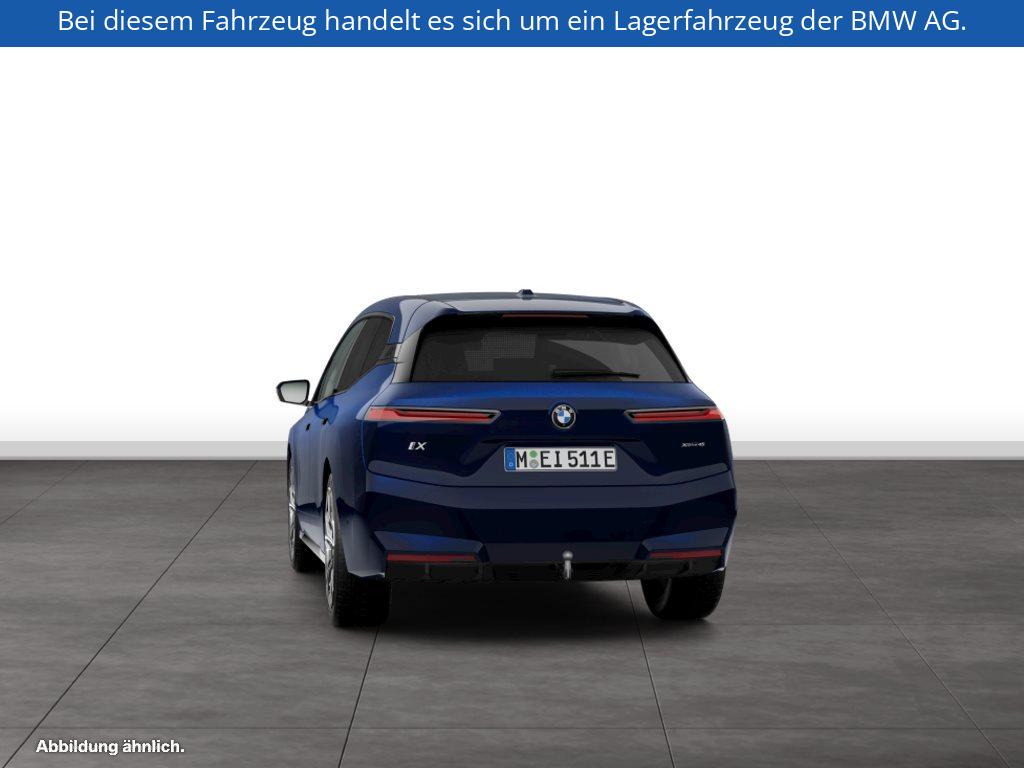 Fahrzeugabbildung BMW iX xDrive45