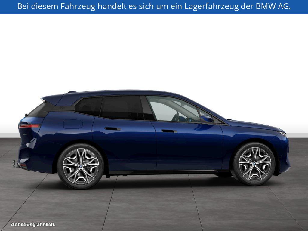 Fahrzeugabbildung BMW iX xDrive45