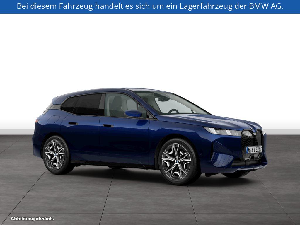 Fahrzeugabbildung BMW iX xDrive45
