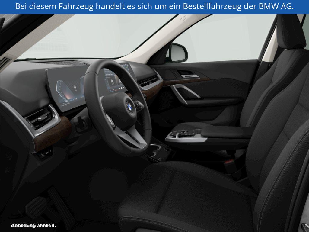 Fahrzeugabbildung BMW X1 sDrive20i