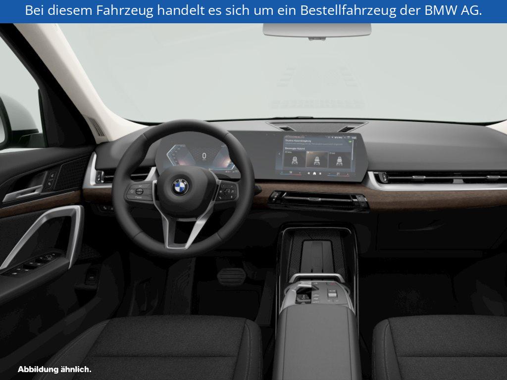 Fahrzeugabbildung BMW X1 sDrive20i