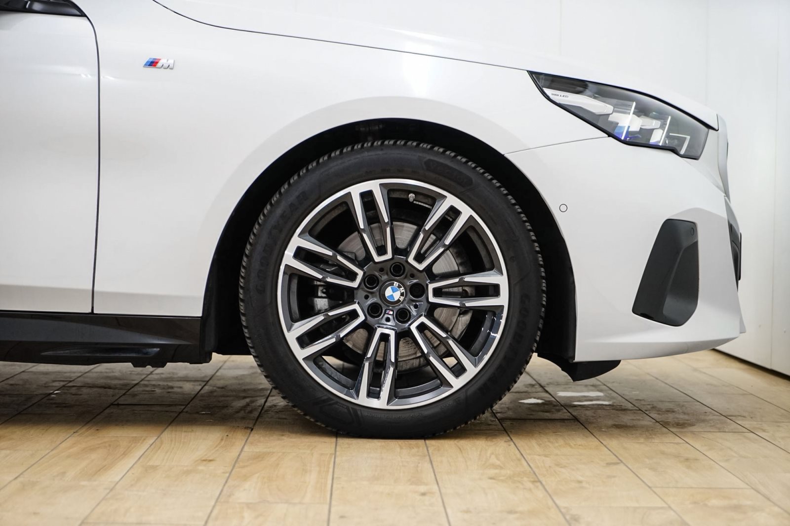 Fahrzeugabbildung BMW 520d xDrive Touring [M Sport, Standhz., AHK]