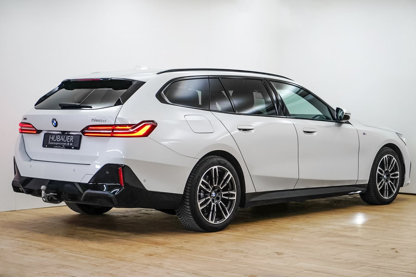Fahrzeugabbildung BMW 520d xDrive Touring [M Sport, Standhz., AHK]