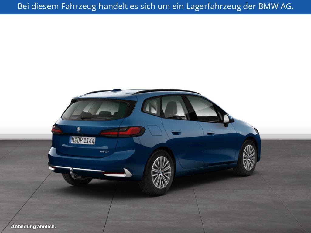 Fahrzeugabbildung BMW 220i Active Tourer