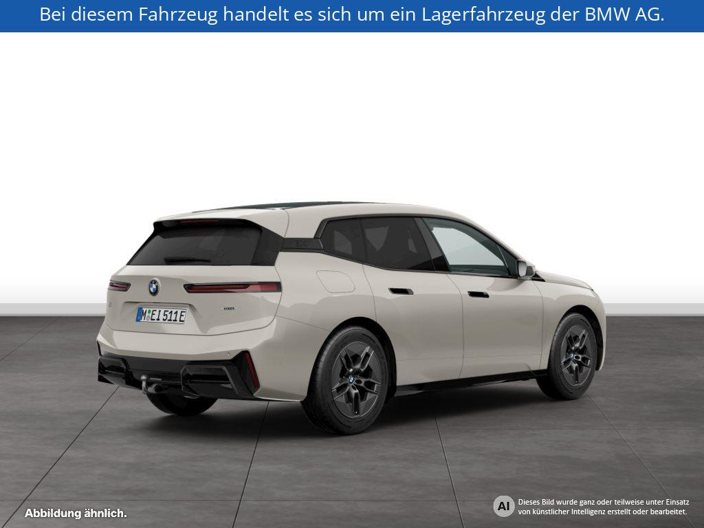 Fahrzeugabbildung BMW iX xDrive45