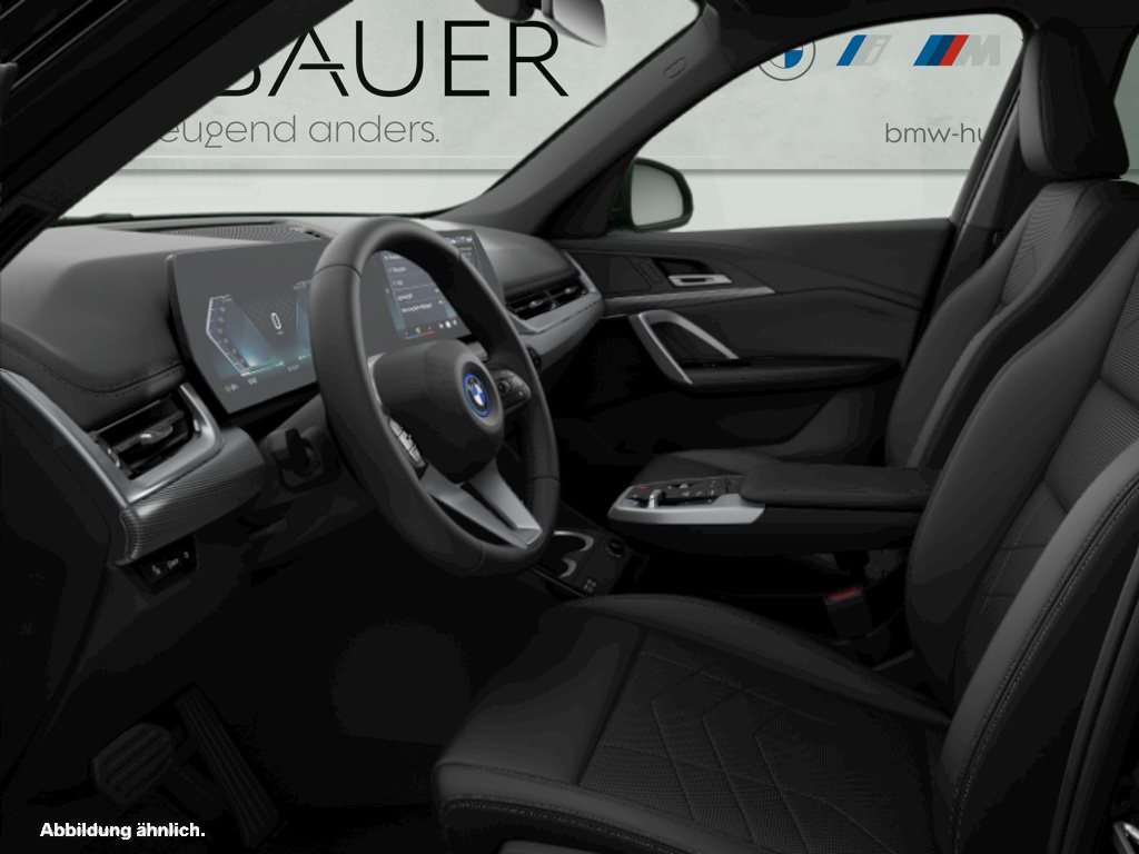 Fahrzeugabbildung BMW iX1 xDrive30 [xLine, RFK, SHZ, Anhängerkupplung]