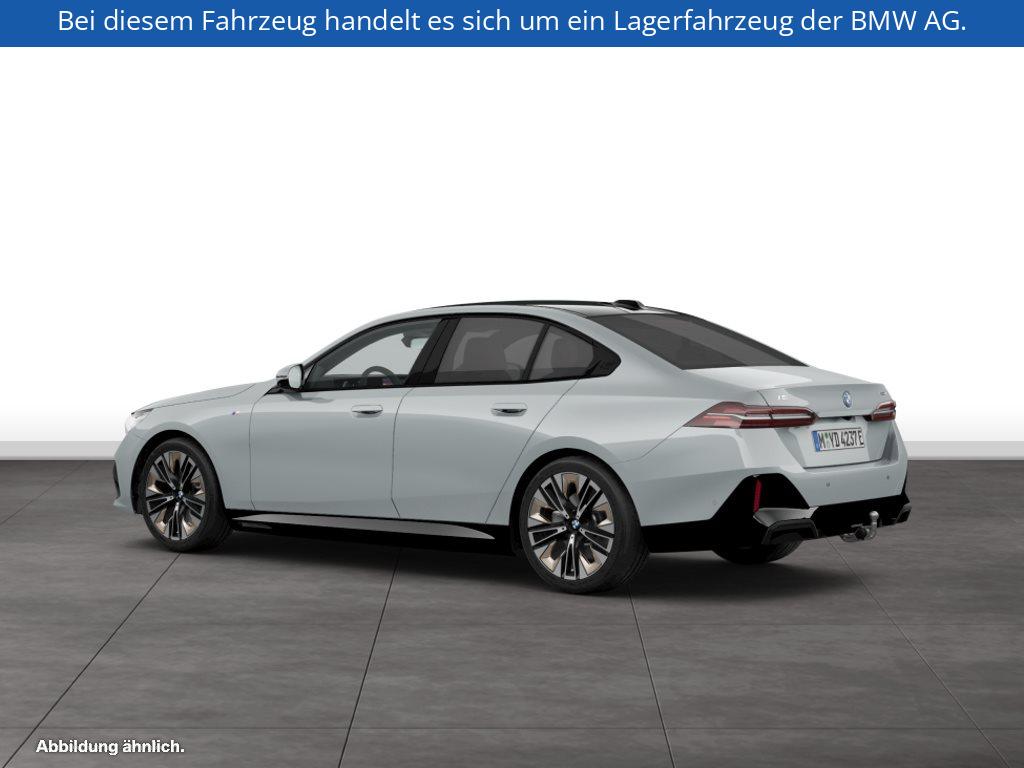 Fahrzeugabbildung BMW i5 xDrive40