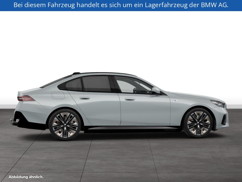 Fahrzeugabbildung BMW i5 xDrive40