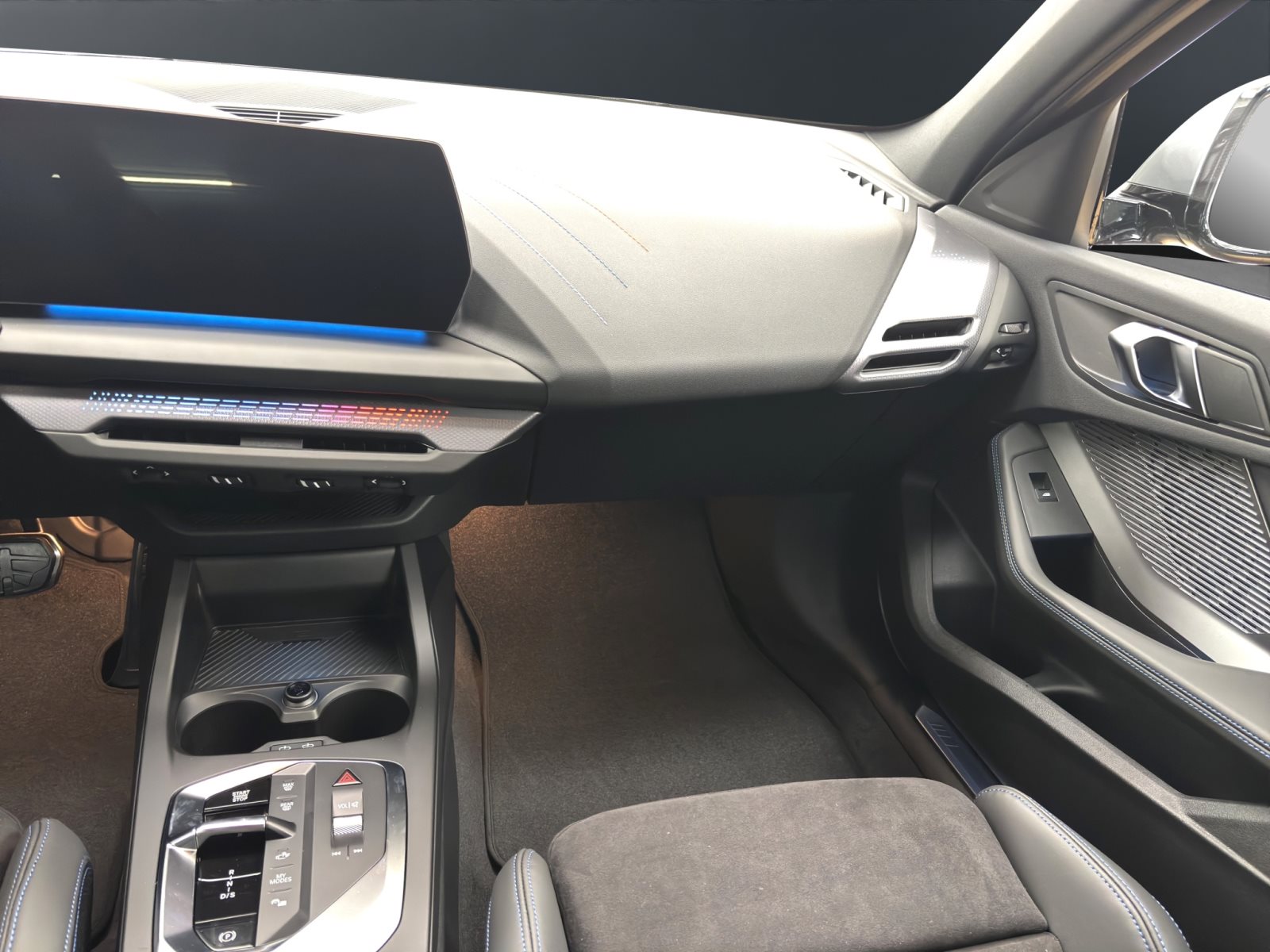 Fahrzeugabbildung BMW 120 [M Sport, Navi, 19 LMR, RFK, SHZ, LED] DAB