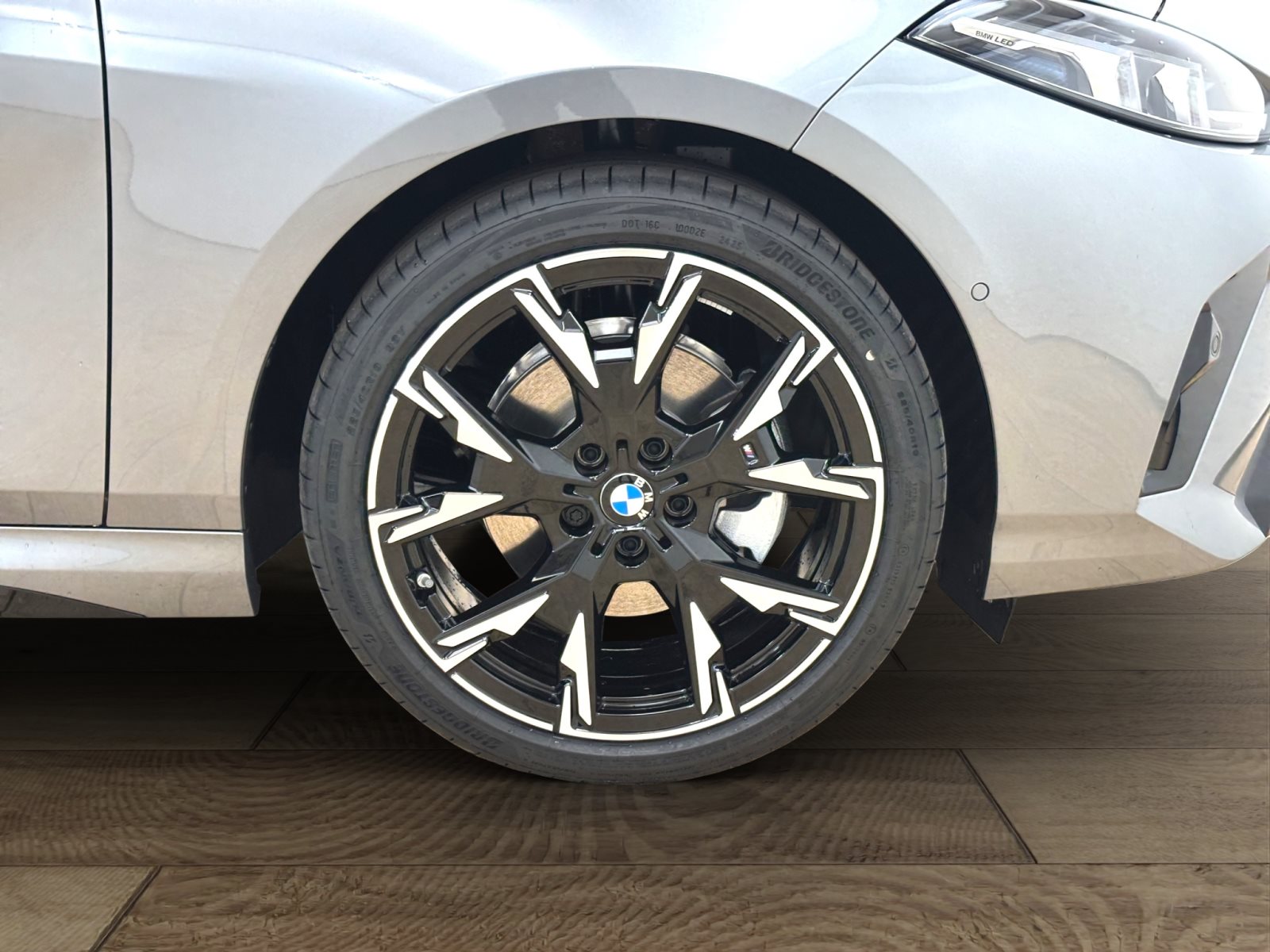 Fahrzeugabbildung BMW 120 [M Sport, Navi, 19 LMR, RFK, SHZ, LED] DAB