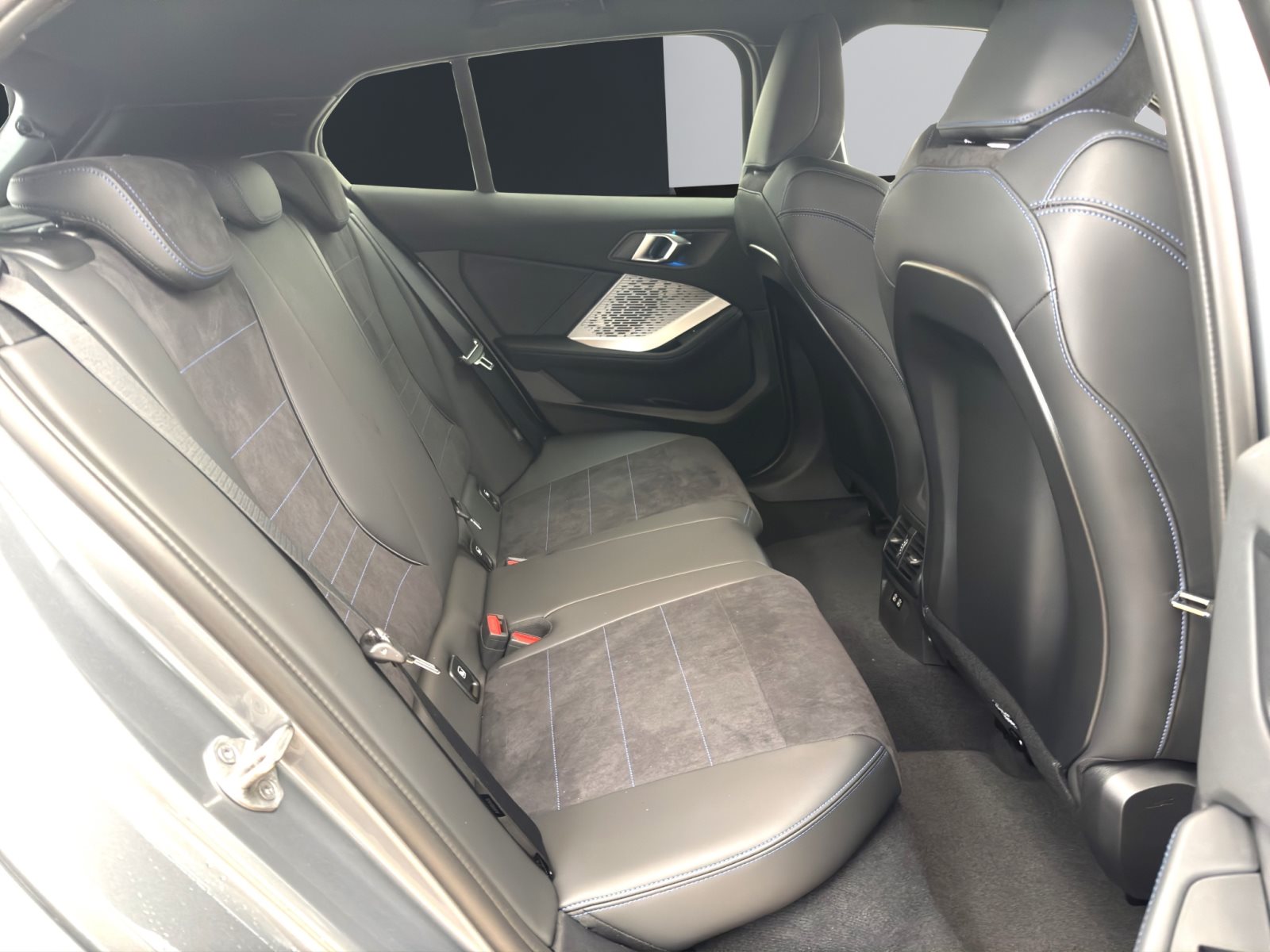Fahrzeugabbildung BMW 120 [M Sport, Navi, 19 LMR, RFK, SHZ, LED] DAB