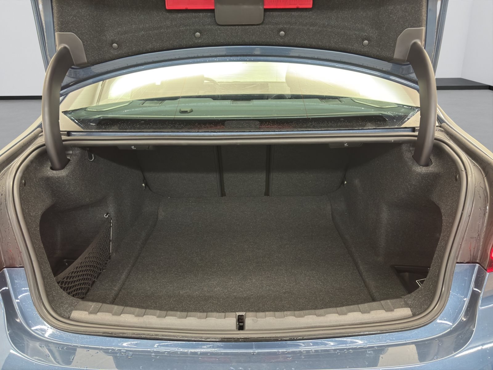 Fahrzeugabbildung BMW 330d xDrive Limousine [M Sport, GSD, HK Sound]