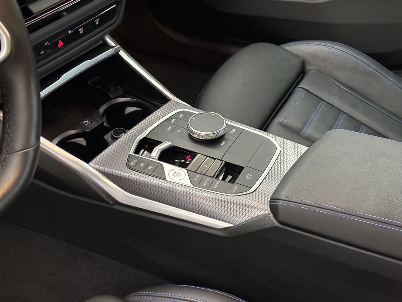 Fahrzeugabbildung BMW 330d xDrive Limousine [M Sport, GSD, HK Sound]