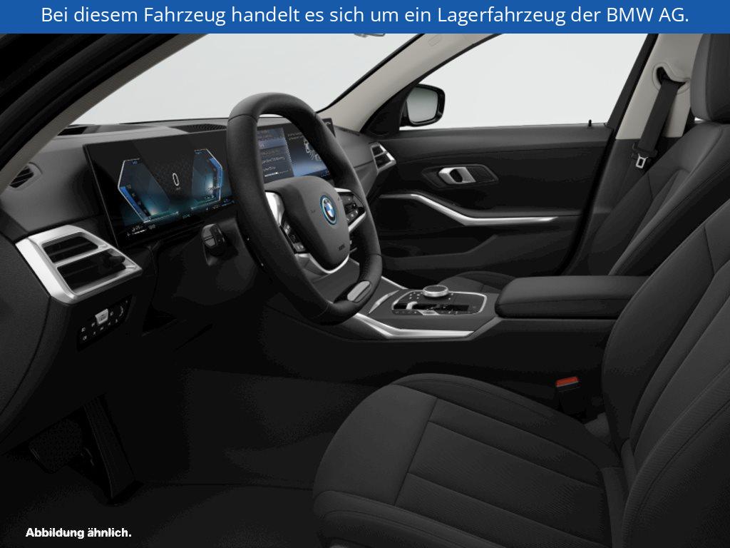 Fahrzeugabbildung BMW 330e Touring