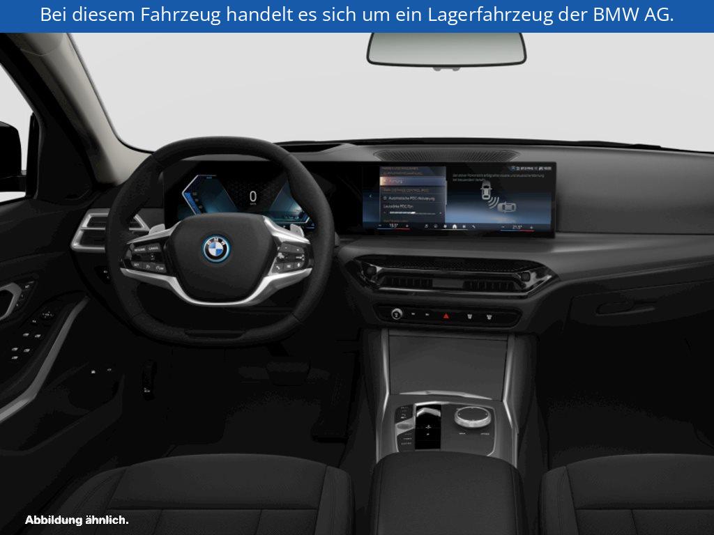 Fahrzeugabbildung BMW 330e Touring