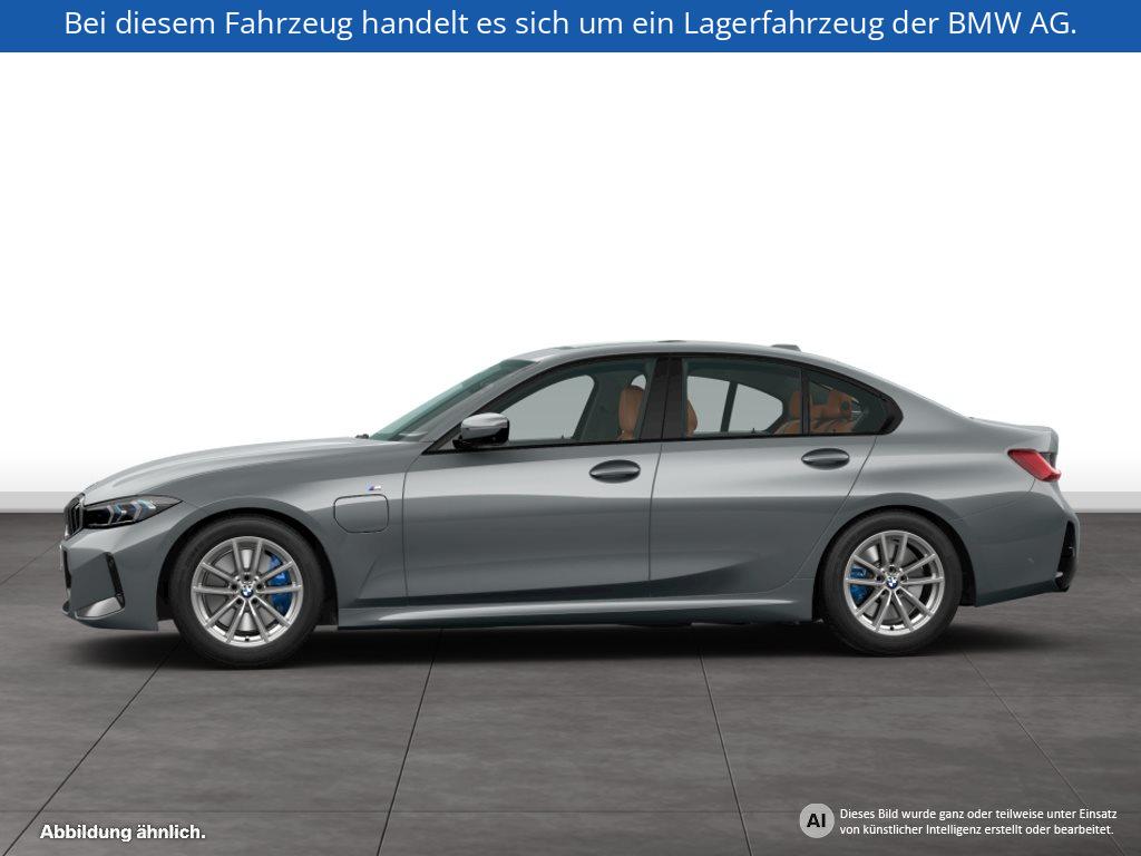 Fahrzeugabbildung BMW 330e Limousine