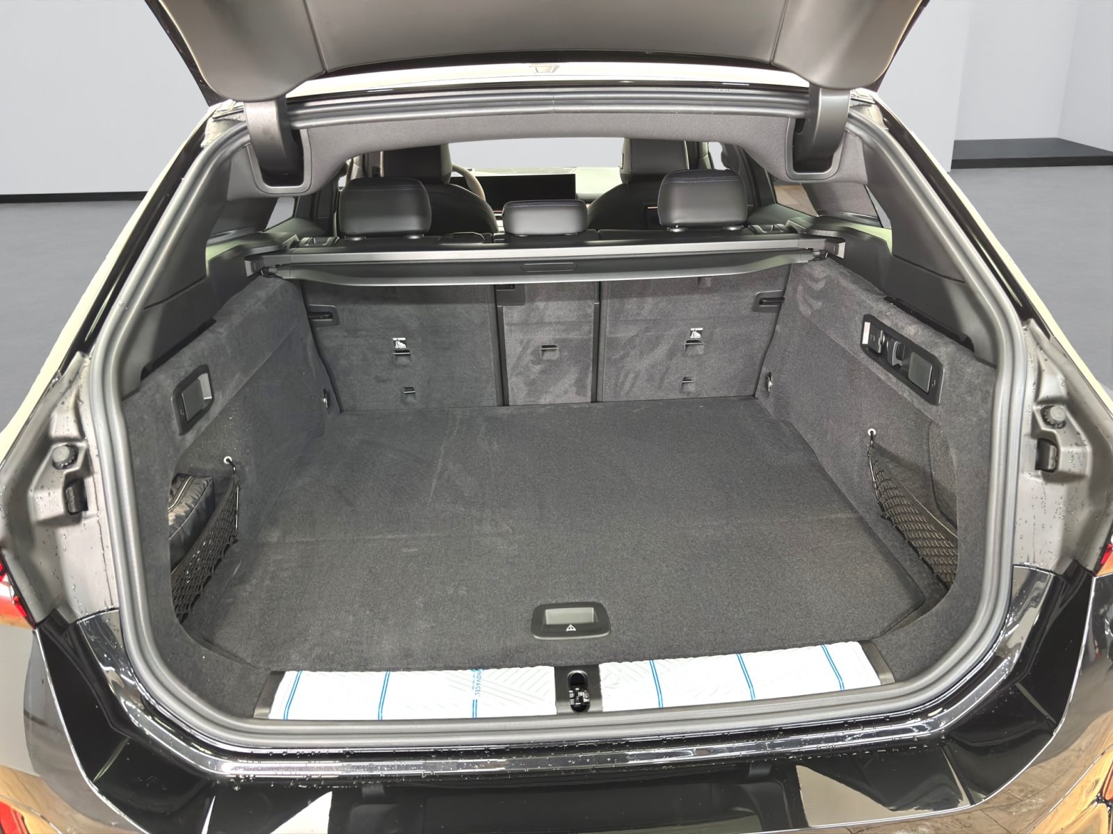 Fahrzeugabbildung BMW 520d xDrive Touring [M Sport, HUD, AHK, ACC, RFK]