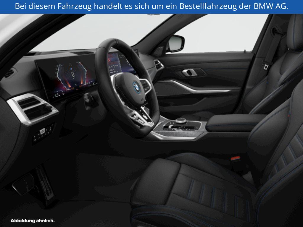 Fahrzeugabbildung BMW 330e Touring