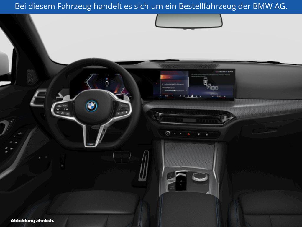 Fahrzeugabbildung BMW 330e Touring