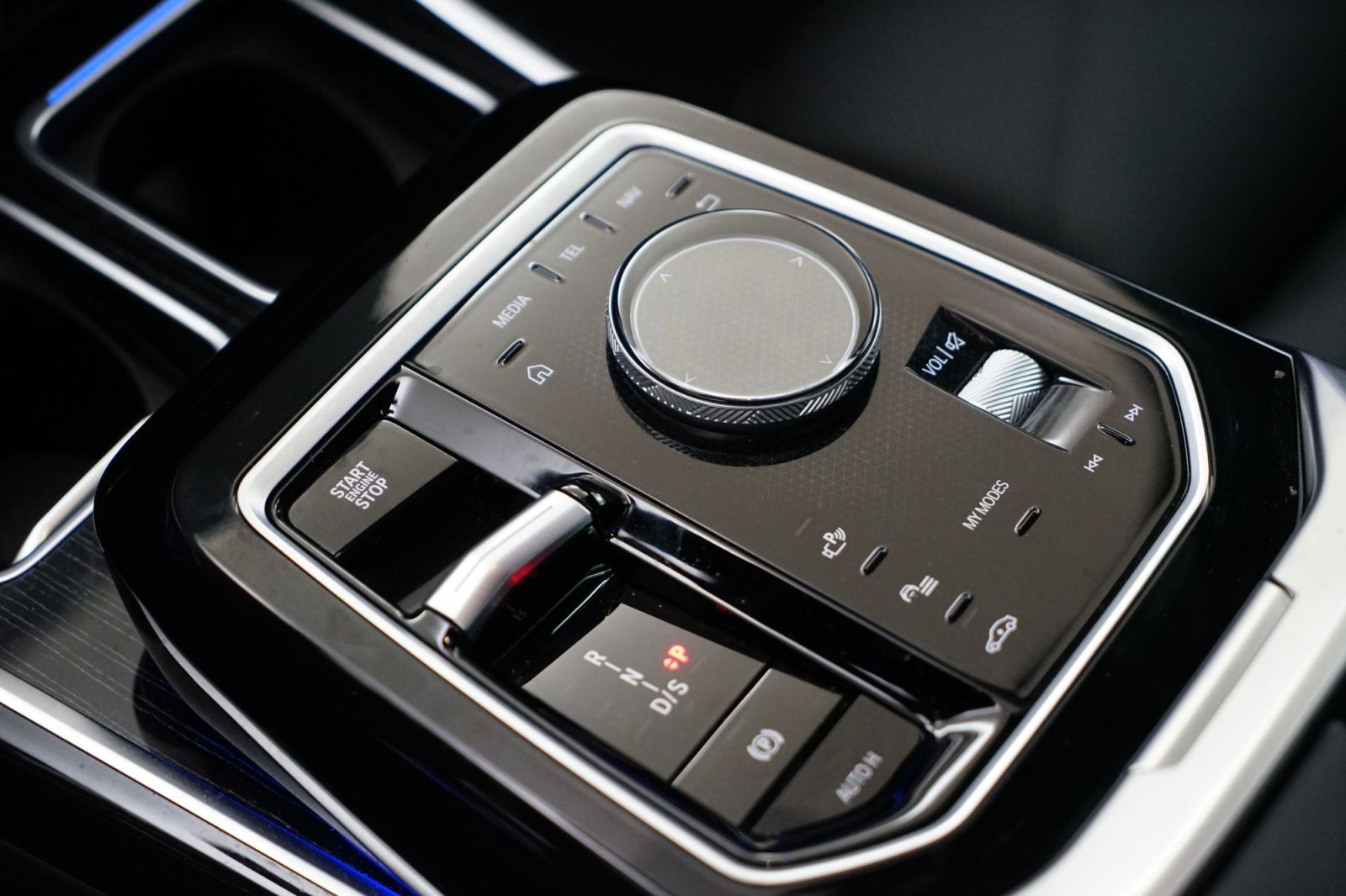 Fahrzeugabbildung BMW 740d xDrive Limousine [M Sport, Standhz., Pano]