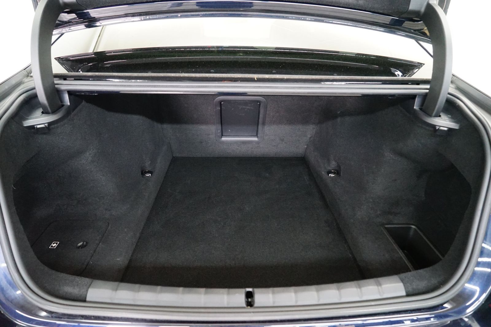 Fahrzeugabbildung BMW 740d xDrive Limousine [M Sport, Standhz., Pano]