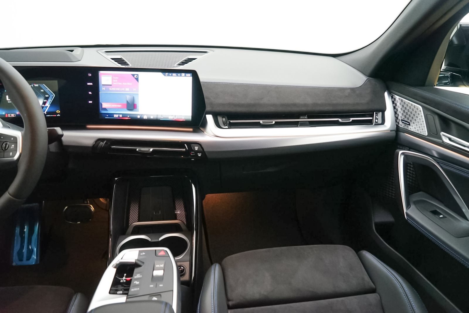 Fahrzeugabbildung BMW X2 M35i xDrive [HUD, AHK, ACC, GSD, 21 LMR, h&k Sound]