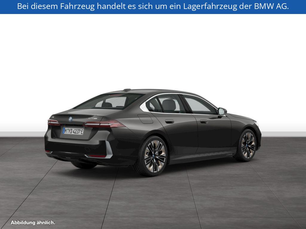 Fahrzeugabbildung BMW i5 eDrive40 Limousine